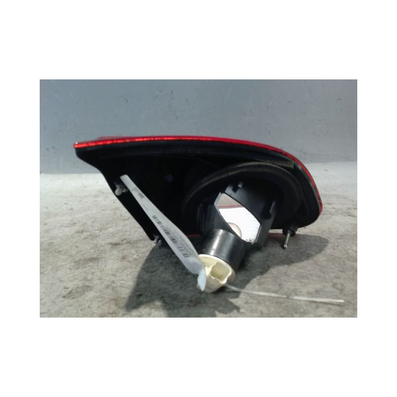 FEU ARRIERE INTERIEUR DROIT NISSAN QHASQAI 2007-