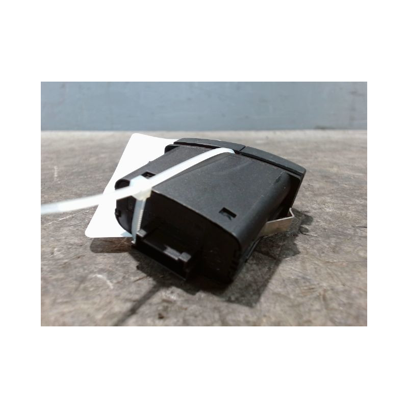 BOUTON DE WARNING B.M.W. SERIE 5