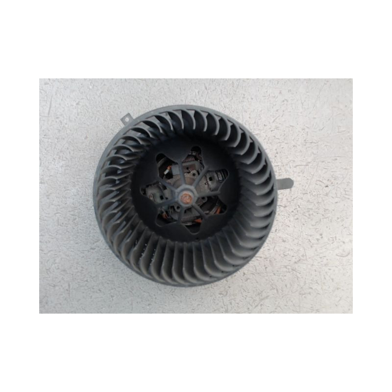 MOTEUR VENTILATEUR CHAUFFAGE B.M.W. SERIE 1