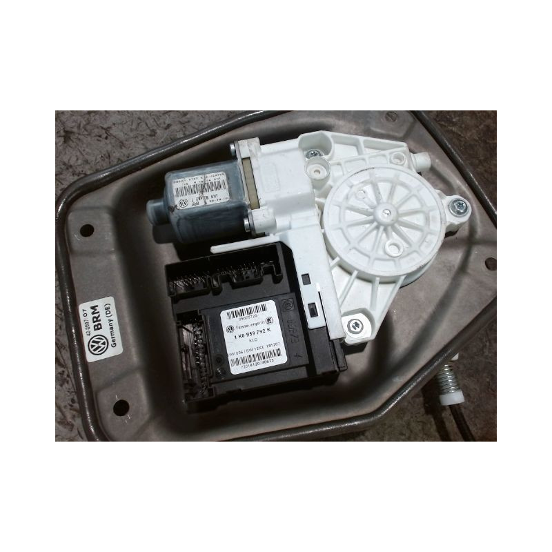 MECANISME+MOTEUR LEVE-GLACE AVANT DROIT VOLKSWAGEN GOLF V 2003-2009