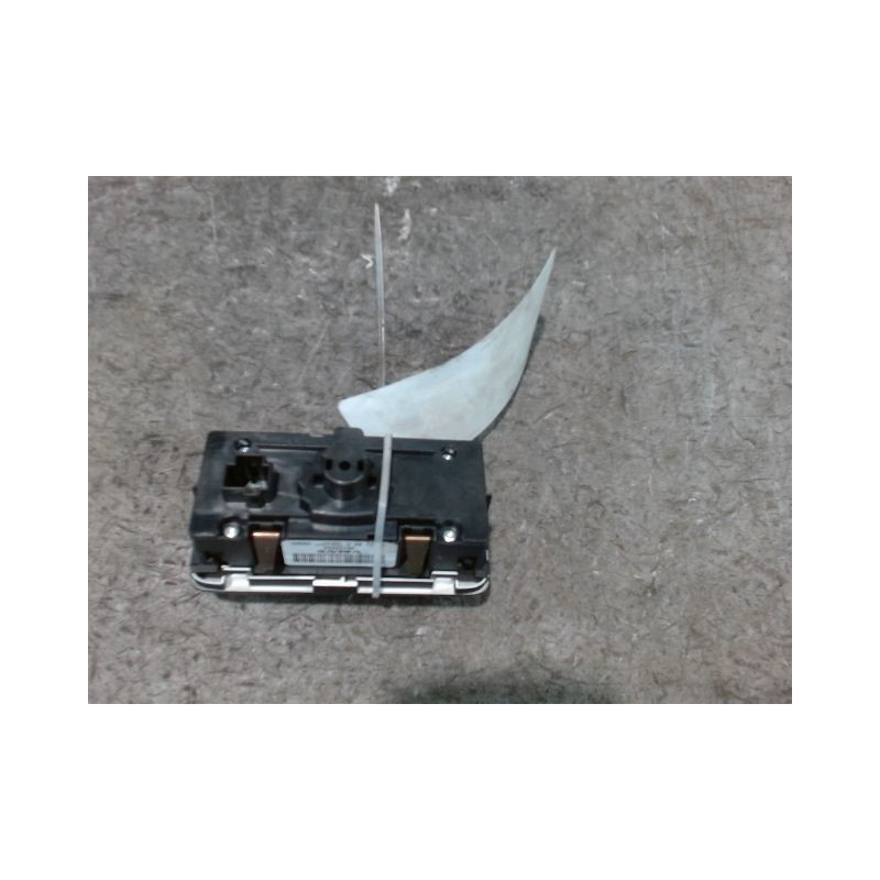 COMMANDE ECLAIRAGE VOLVO V40
