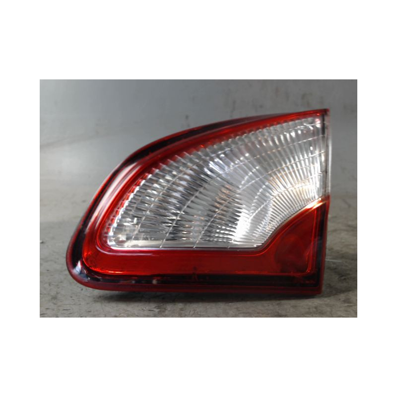 FEU ARRIERE INTERIEUR DROIT NISSAN QHASQAI 2007-
