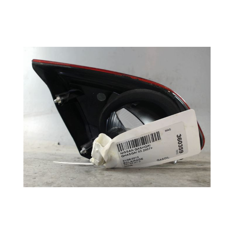 FEU ARRIERE INTERIEUR DROIT NISSAN QHASQAI 2007-