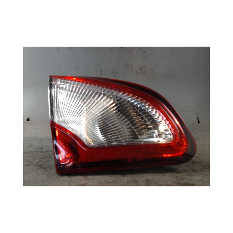 FEU ARRIERE INTERIEUR GAUCHE NISSAN QHASQAI 2007-