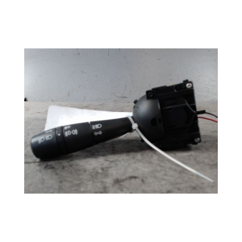 COMMANDE ECLAIRAGE RENAULT CLIO IV