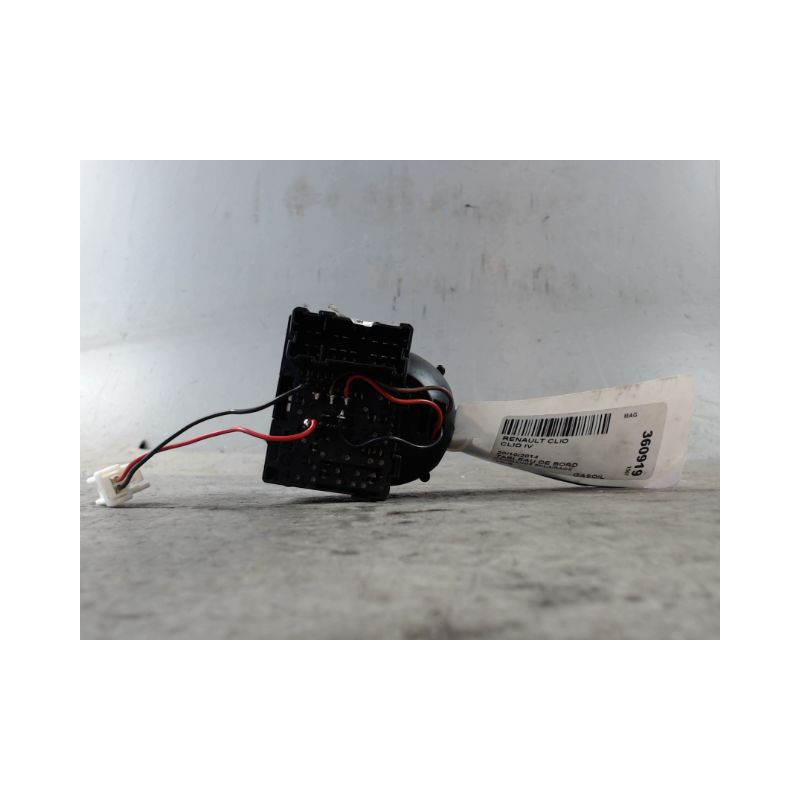COMMANDE ECLAIRAGE RENAULT CLIO IV