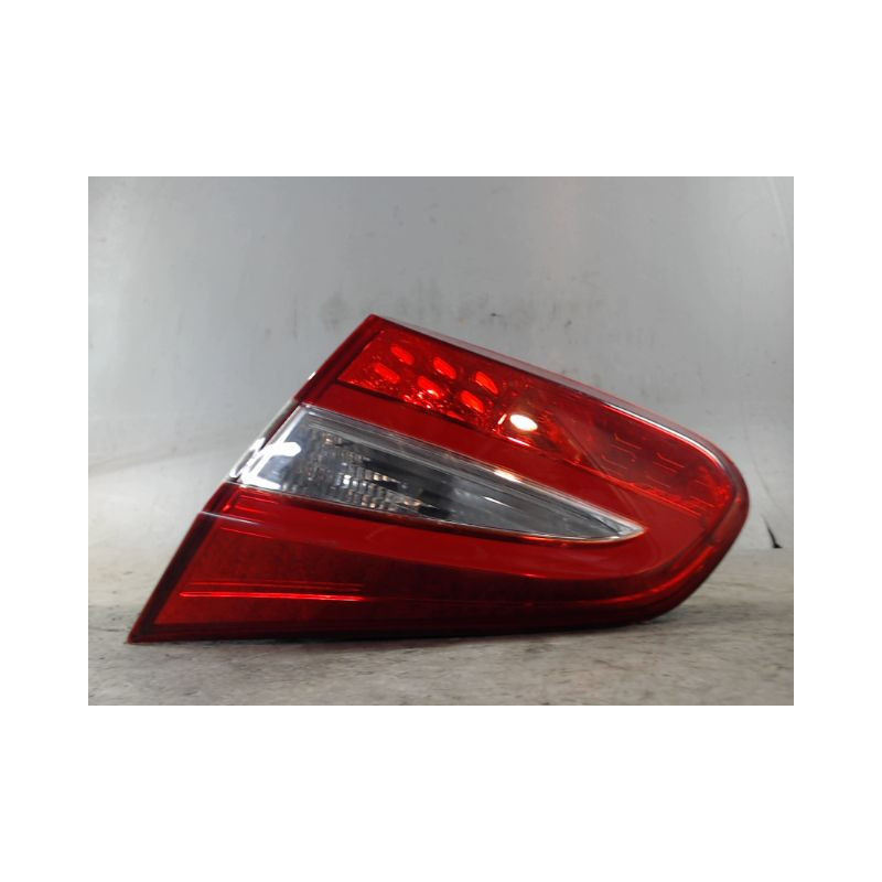 FEU ARRIERE INTERIEUR DROIT KIA CEE-D
