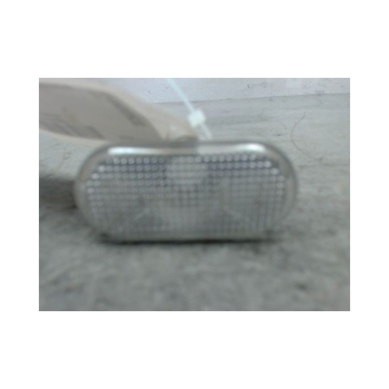 REPETITEUR AILE DROIT RENAULT TWINGO II 2007-