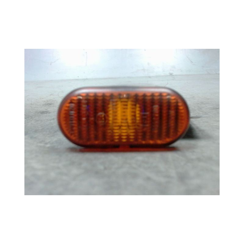 REPETITEUR AILE DROIT RENAULT MEGANE