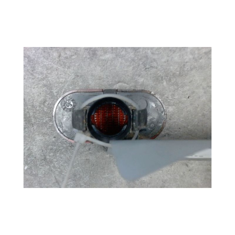 REPETITEUR AILE GAUCHE RENAULT MEGANE