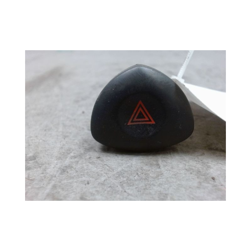 BOUTON DE WARNING RENAULT CLIO II CAMPUS 06-