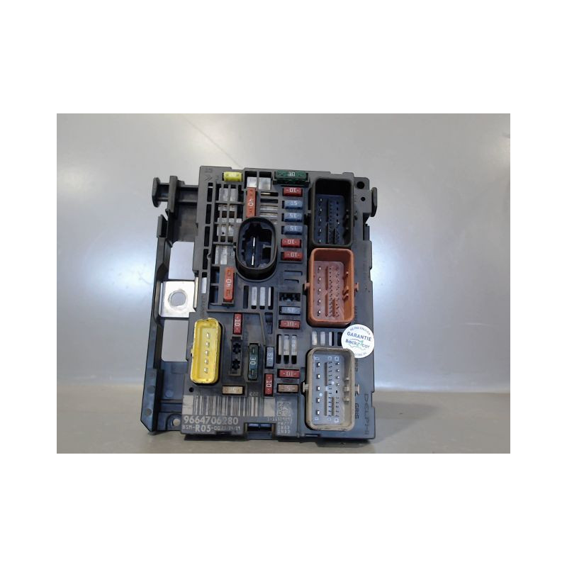 BOITE A FUSIBLES CITROEN C4