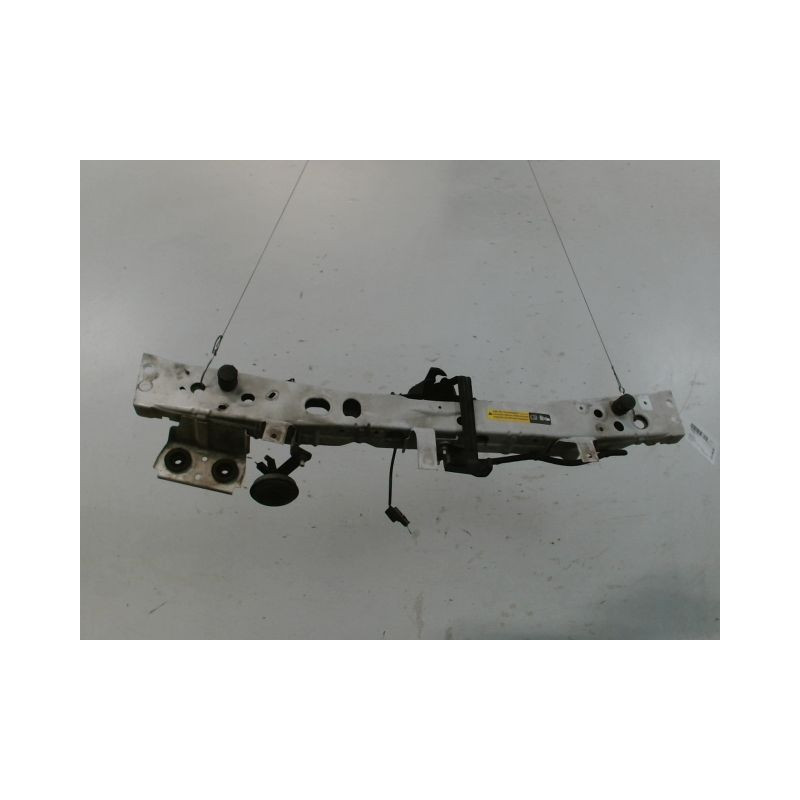 TRAVERSE SUPERIEURE ARMATURE AVANT NISSAN NOTE