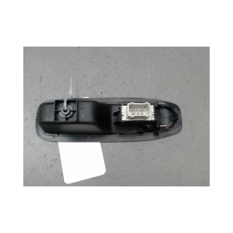 COMMANDE LEVE-GLACE PORTE AVD PEUGEOT 208