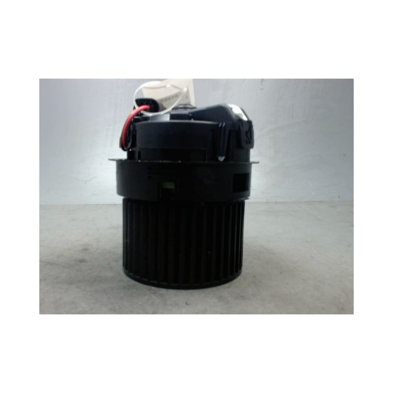 MOTEUR VENTILATEUR CHAUFFAGE DACIA DUSTER