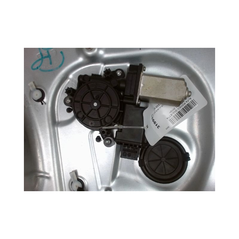 MECANISME+MOTEUR LEVE-GLACE AVANT DROIT ALFA ROMEO GUILIETTA 2010-