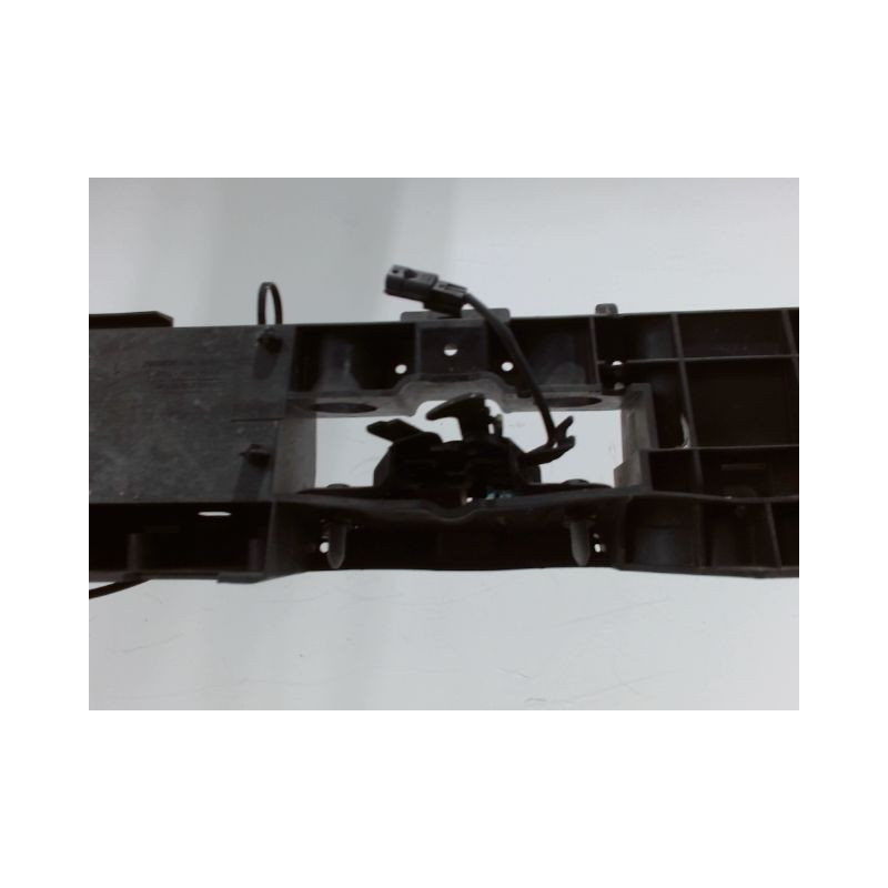 TRAVERSE SUPERIEURE ARMATURE AVANT RENAULT CAPTUR