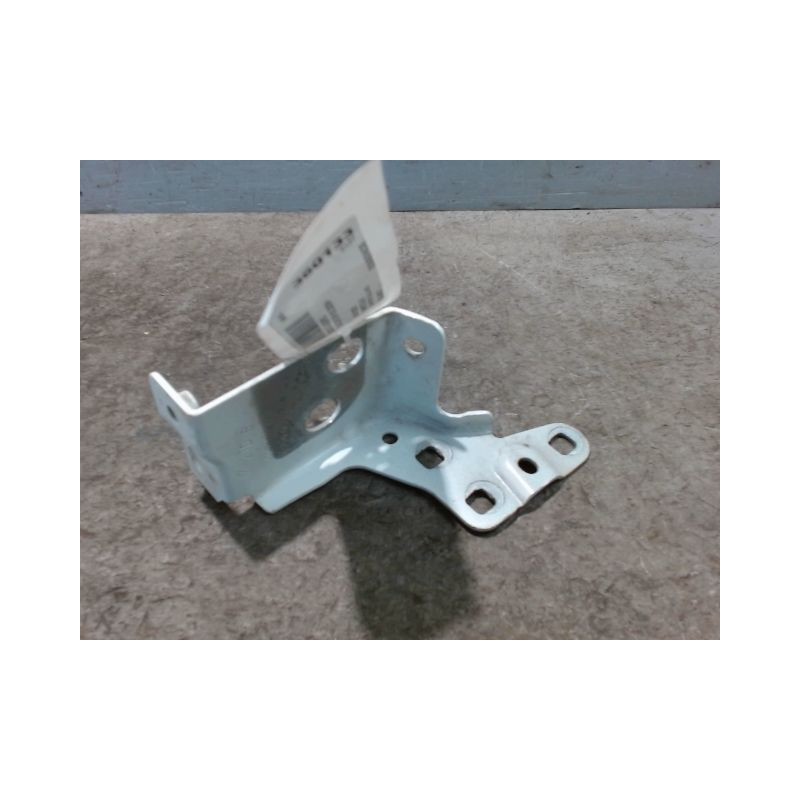 SUPPORT AILE AVD DACIA SANDERO 2008-