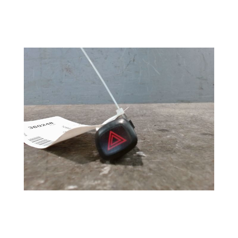 BOUTON DE WARNING VOLVO V40