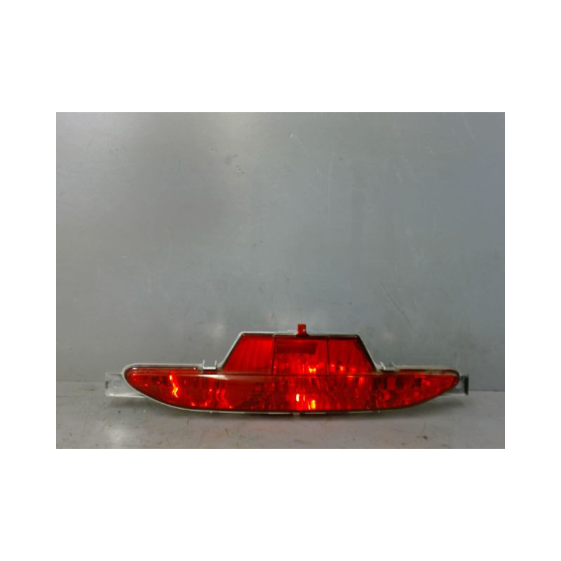 FEU BROUILLARD CENTRAL ARRIERE PEUGEOT 208