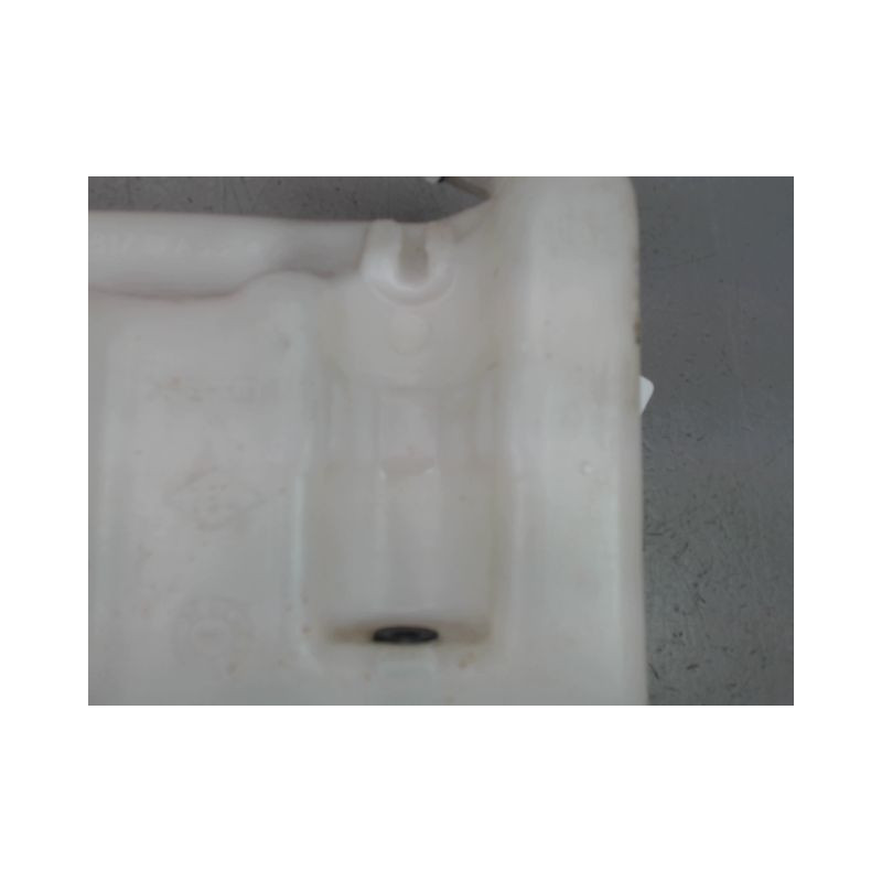 RESERVOIR LAVE-GLACE AVANT CITROEN C1 3P
