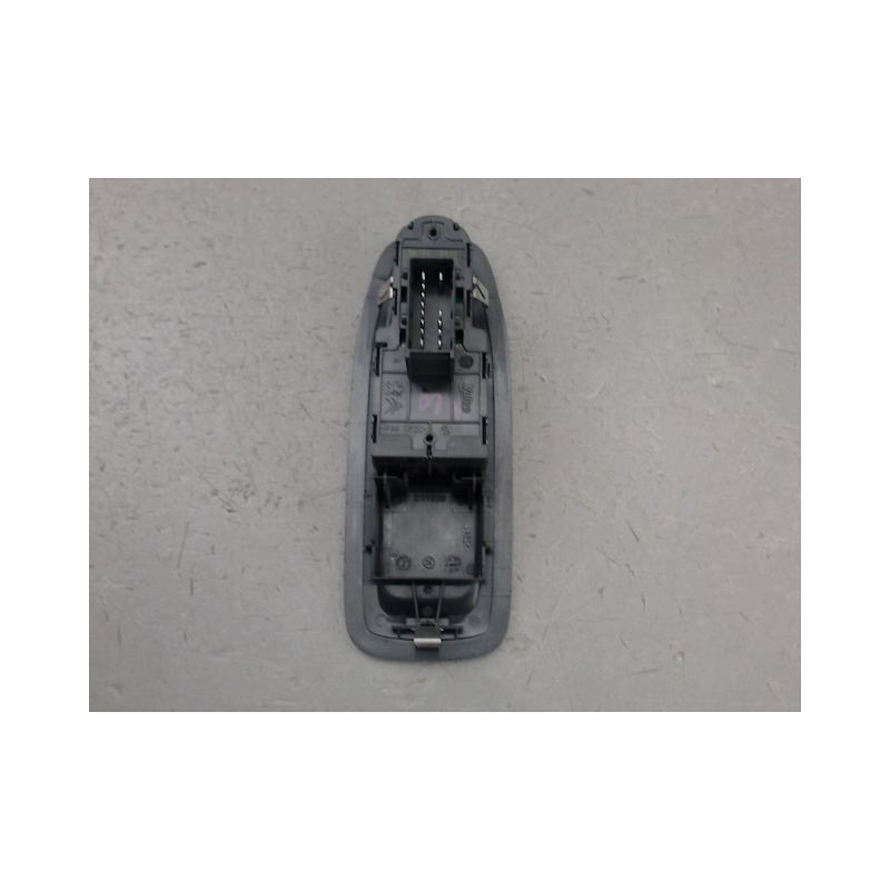 COMMANDE LEVE-GLACE PORTE AVG PEUGEOT 208