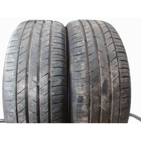 Paire de pneus KUMHO ECSTA HS52 195 55 16 87 V