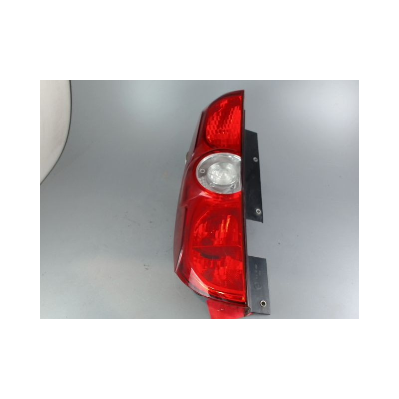 FEU ARRIERE GAUCHE  FIAT DOBLO 2 PHASE 1 1.6 JTD - 16V