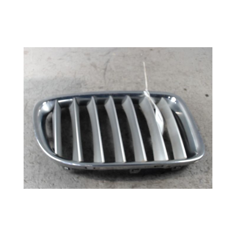GRILLE CALANDRE DROIT B.M.W. X1