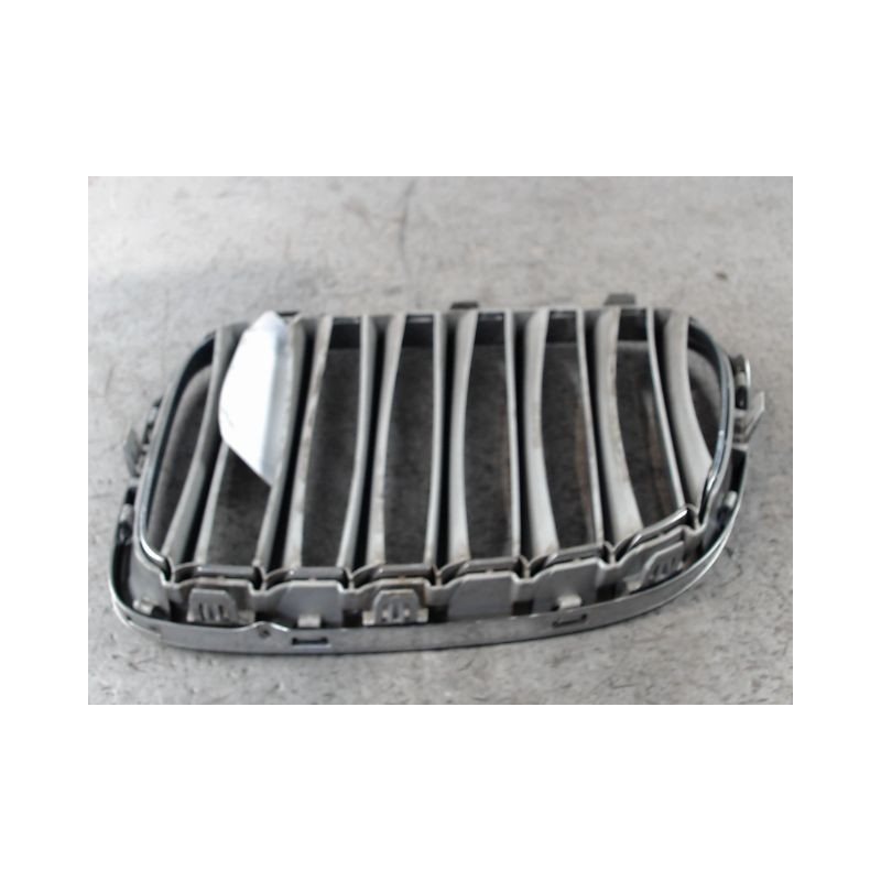 GRILLE CALANDRE DROIT B.M.W. X1