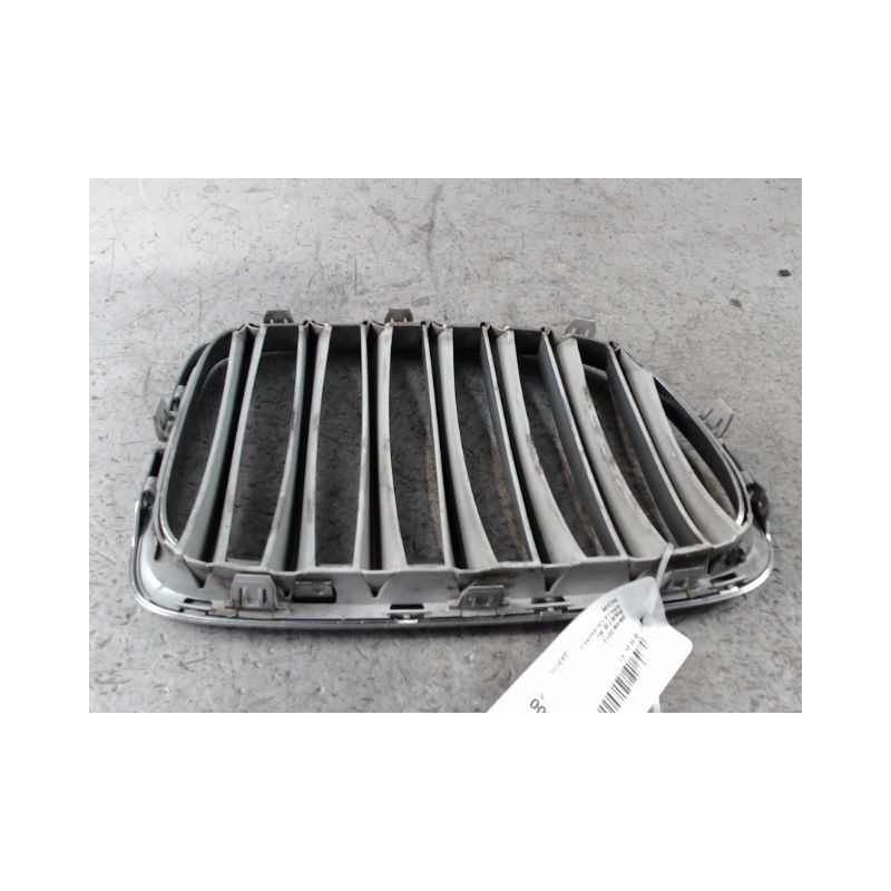GRILLE CALANDRE GAUCHE B.M.W. X1