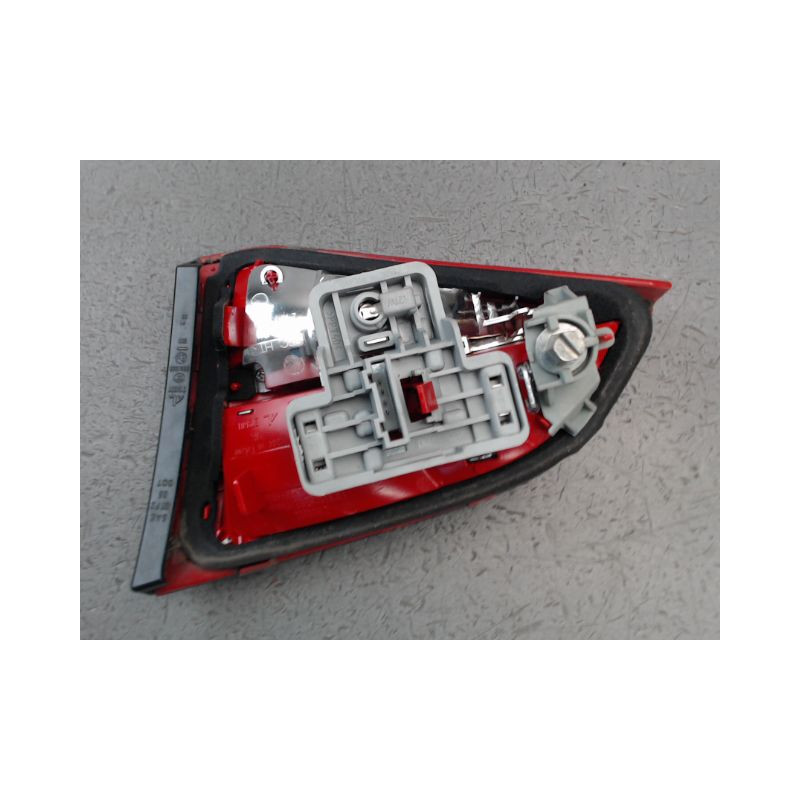 FEU ARRIERE INTERIEUR GAUCHE AUDI A4
