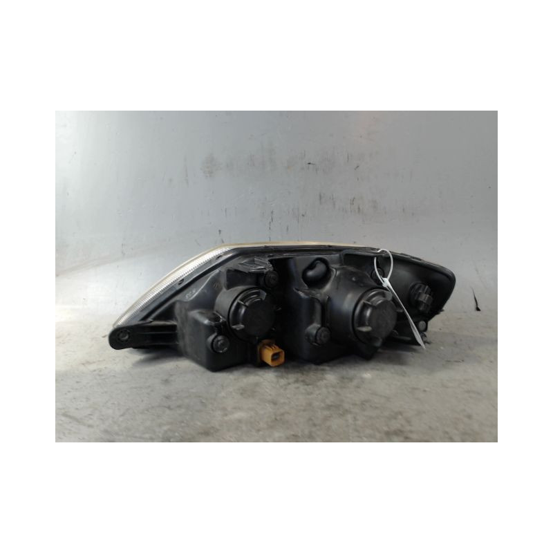 PHARE DROIT HYUNDAI COUPE 04-06