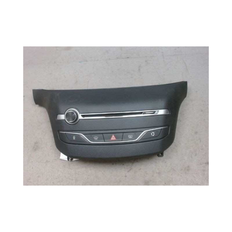 BOUTON DE WARNING PEUGEOT 308