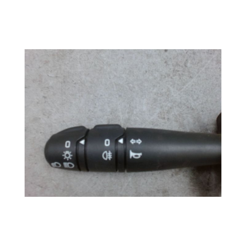 COMMANDE CLIGNOTANT DACIA SANDERO 2008-