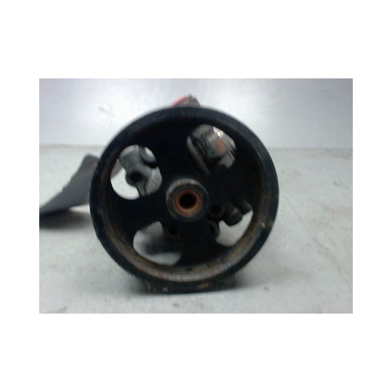 POMPE DIRECTION ASSISTEE TOYOTA RAV4