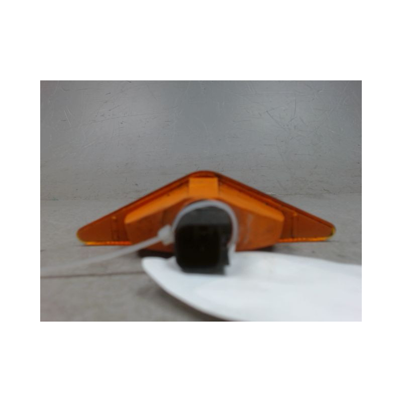 REPETITEUR AILE DROIT FORD MONDEO