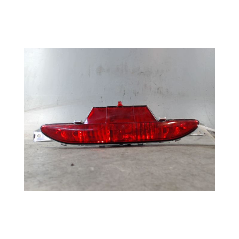 FEU BROUILLARD CENTRAL ARRIERE PEUGEOT 208