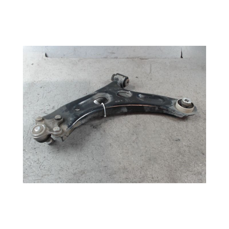 TRIANGLE INFERIEUR AVANT DROIT PEUGEOT 208
