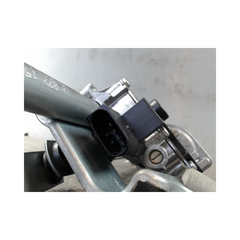 MOTEUR ESSUIE-GLACE AVANT B.M.W. SERIE 1