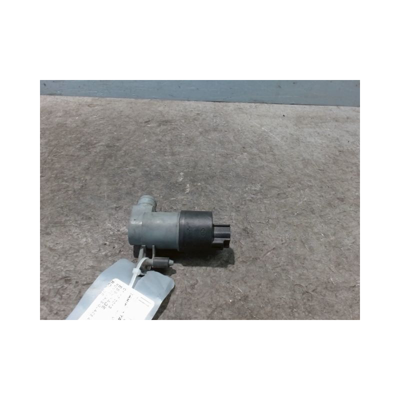 POMPE LAVE-GLACE AVANT TOYOTA YARIS II 2010-