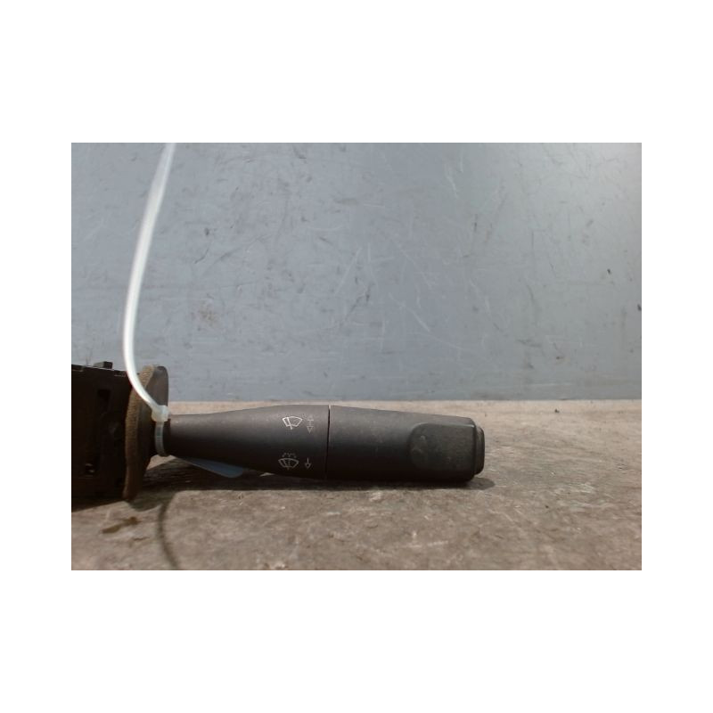 COMMANDE ESSUIE GLACE PEUGEOT PARTNER -2002