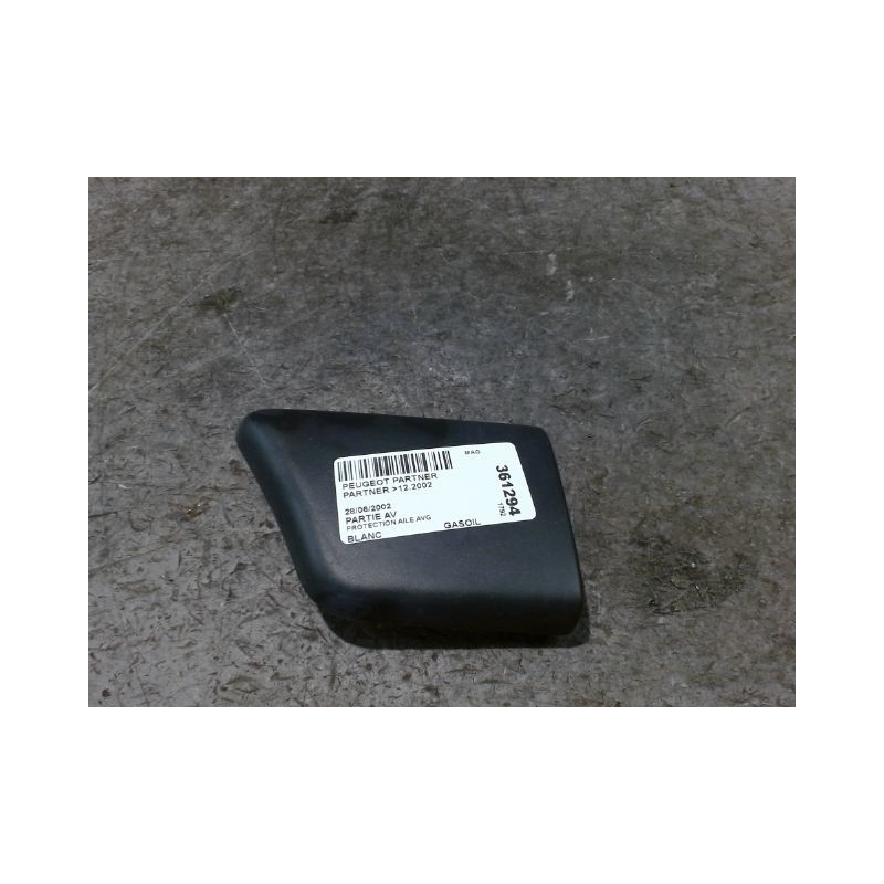 PROTECTION AILE AVANT GAUCHE PEUGEOT PARTNER -2002