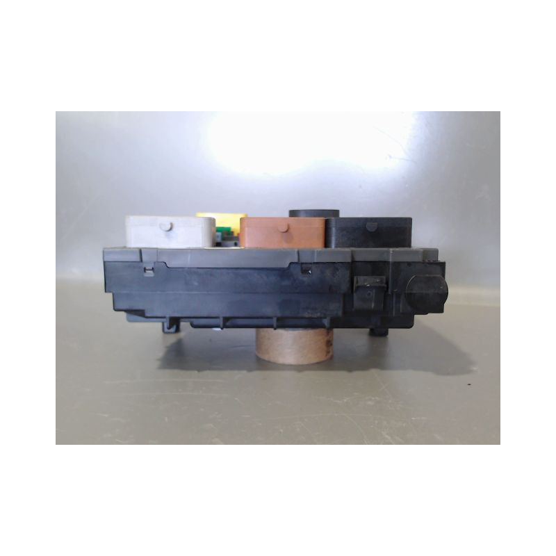 BOITE A FUSIBLES VOLKSWAGEN GOLF V (1K) 2003-2008