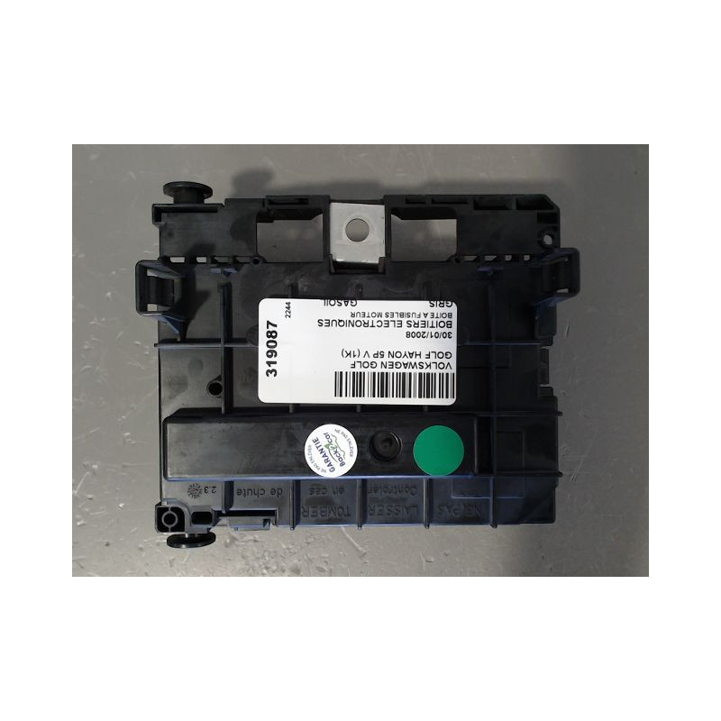 BOITE A FUSIBLES VOLKSWAGEN GOLF V (1K) 2003-2008