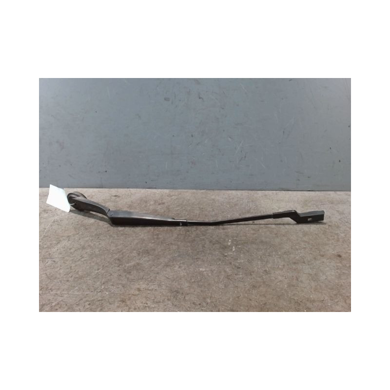 BRAS ESSUIE-GLACE AVANT DROIT FORD FOCUS BREAK 2005-