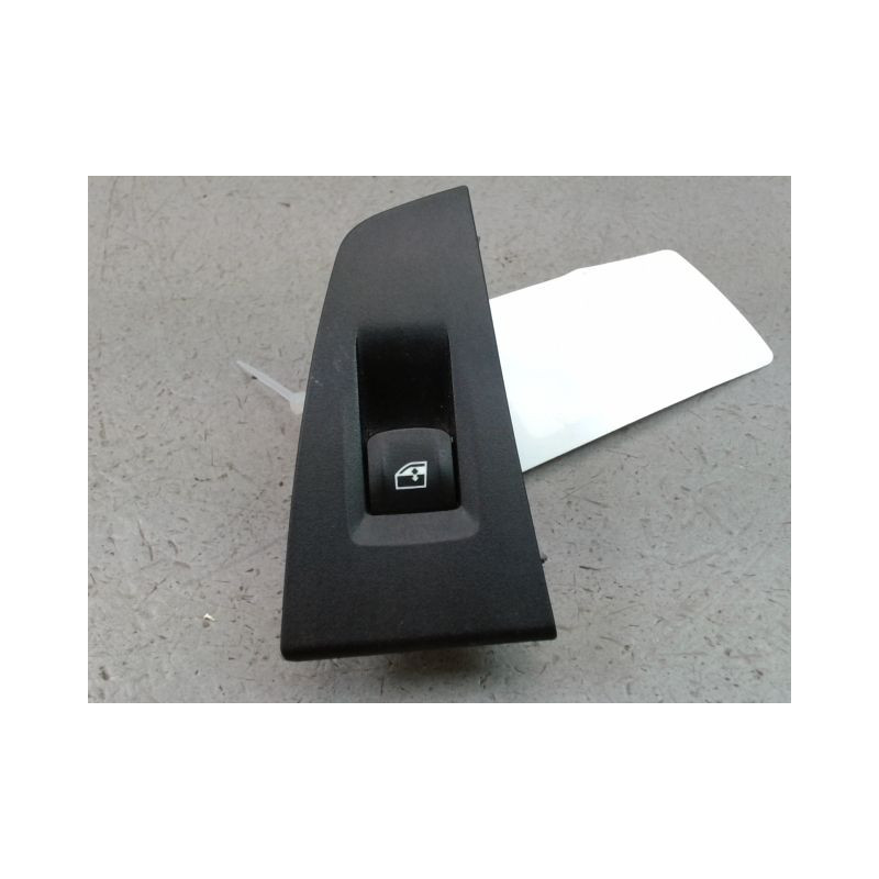 COMMANDE LEVE-GLACE PORTE ARD BMW SERIE 1