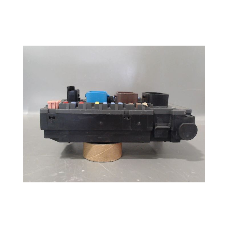 BOITE A FUSIBLES CITROEN C4