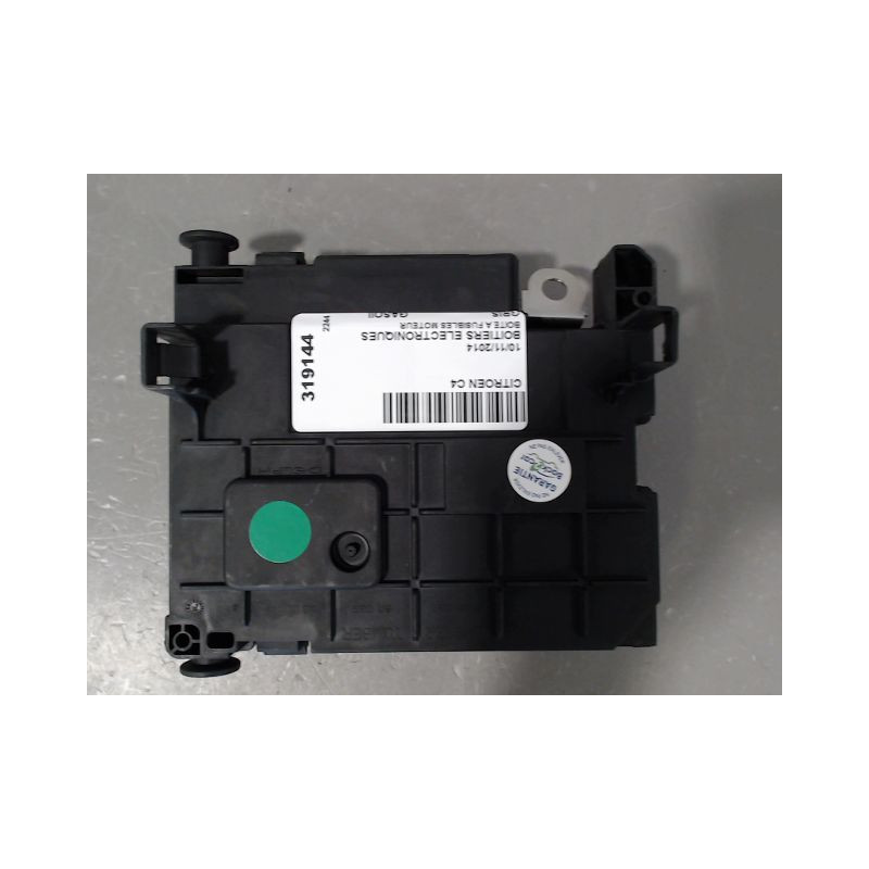 BOITE A FUSIBLES CITROEN C4