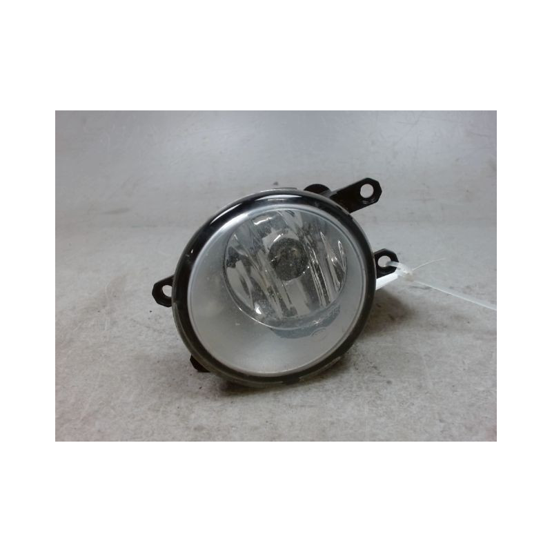 PHARE ANTIBROUILLARD AVANT DROIT TOYOTA AVENSIS